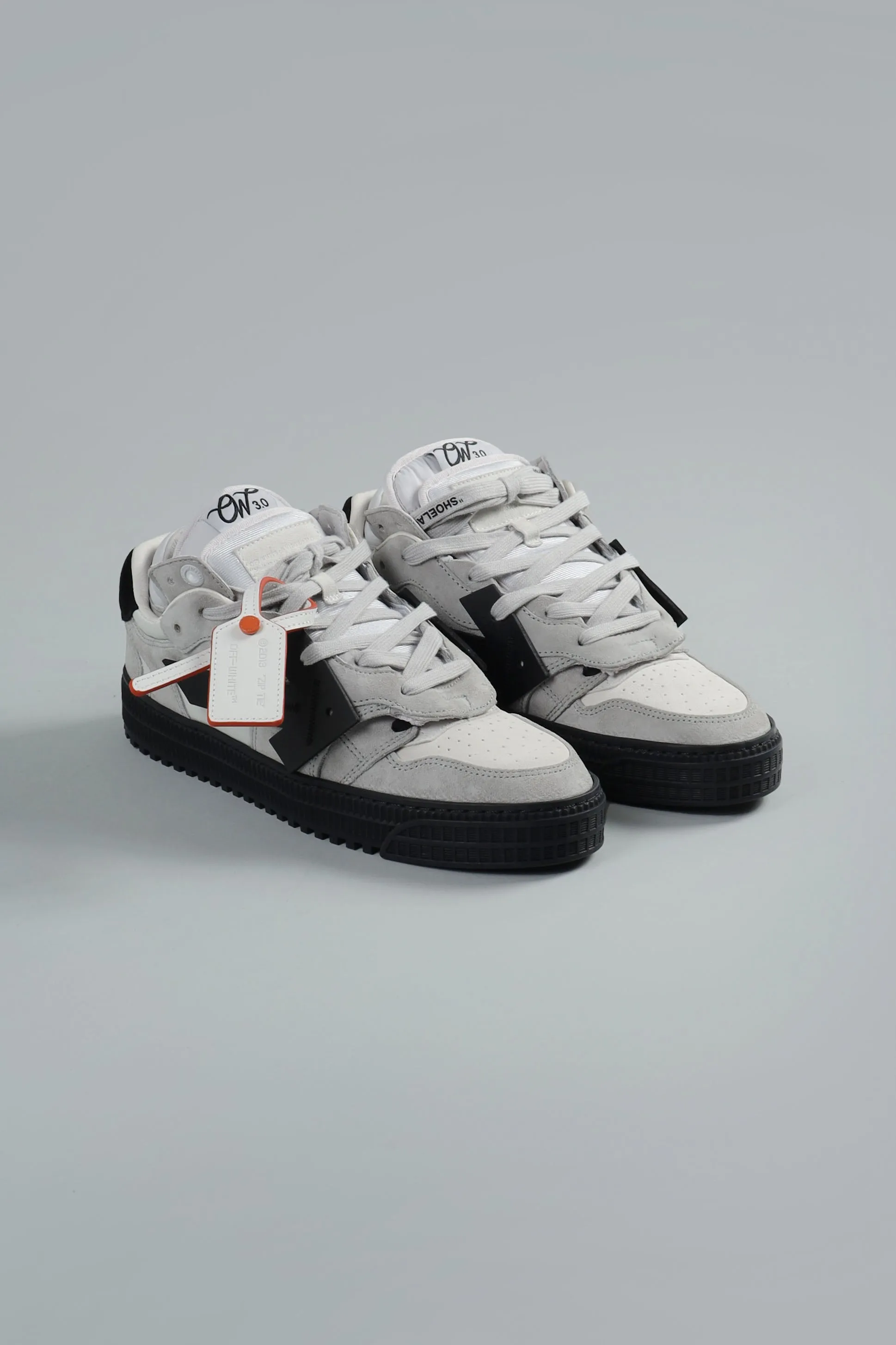 Floating Arrow Light Grey